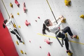 居莱尔在超级杯决赛又“出圈”：姆巴佩风波之外的那一记尴尬滑倒